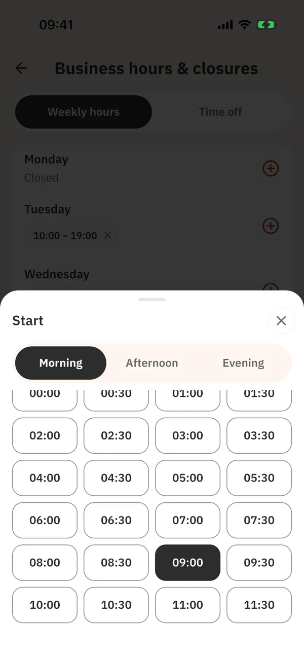 A shop's weekly hours, with the start-time picker showing half-hour times.